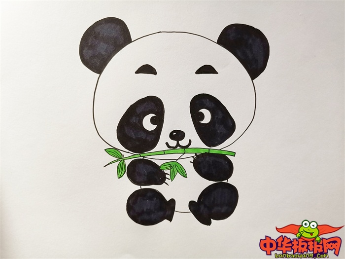 熊猫和竹子组成的一幅画