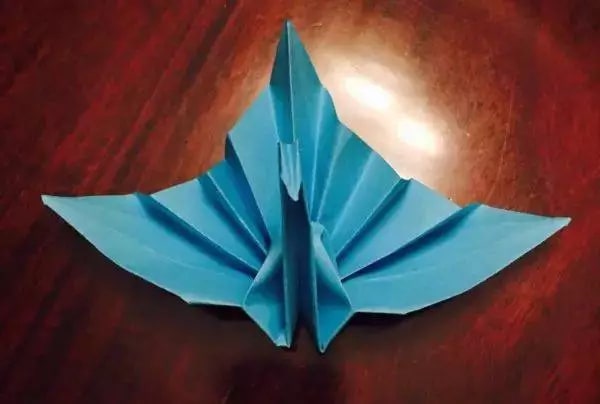 会动的千纸鹤的折法图解